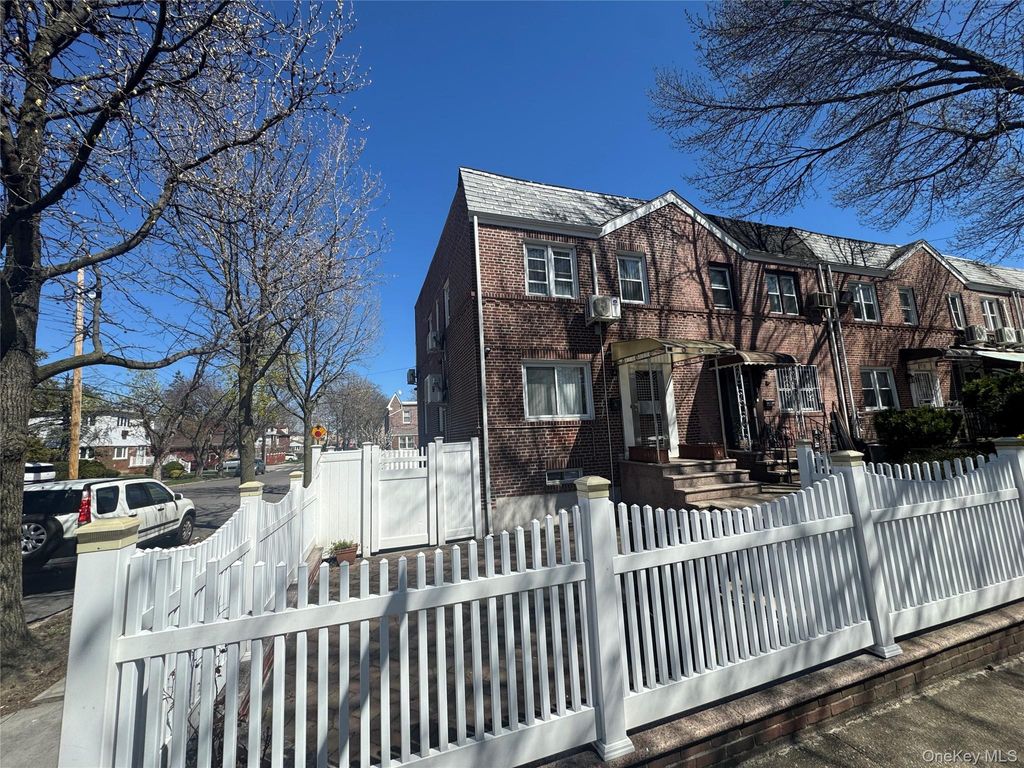 Photo of 7501 167th Street, Fresh Meadows, NY 11366 (MLS # 994972)