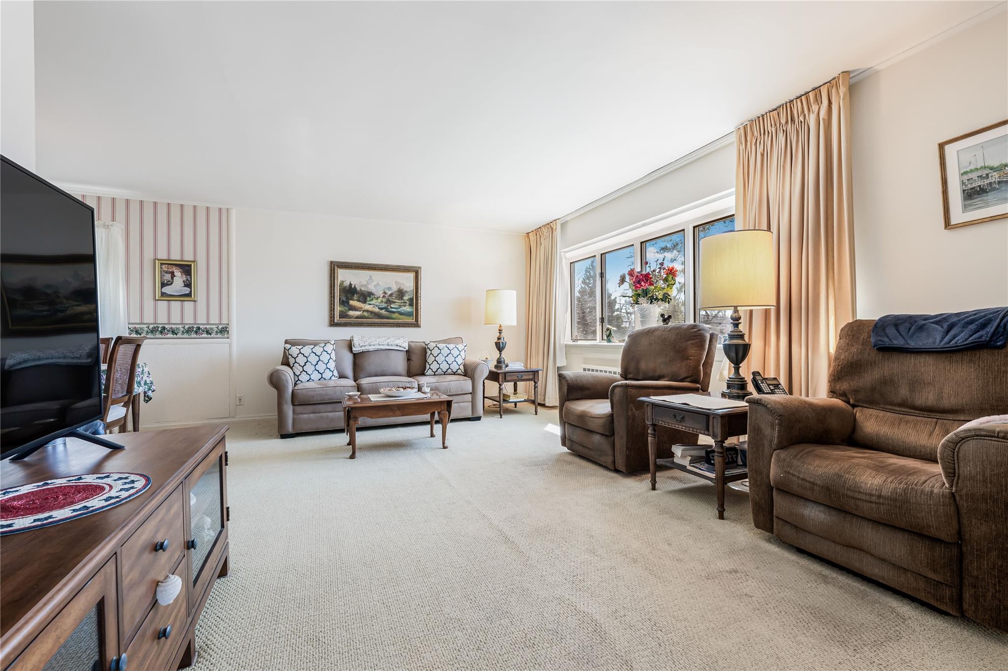 41-43 249th Street, Little Neck, New York image 3