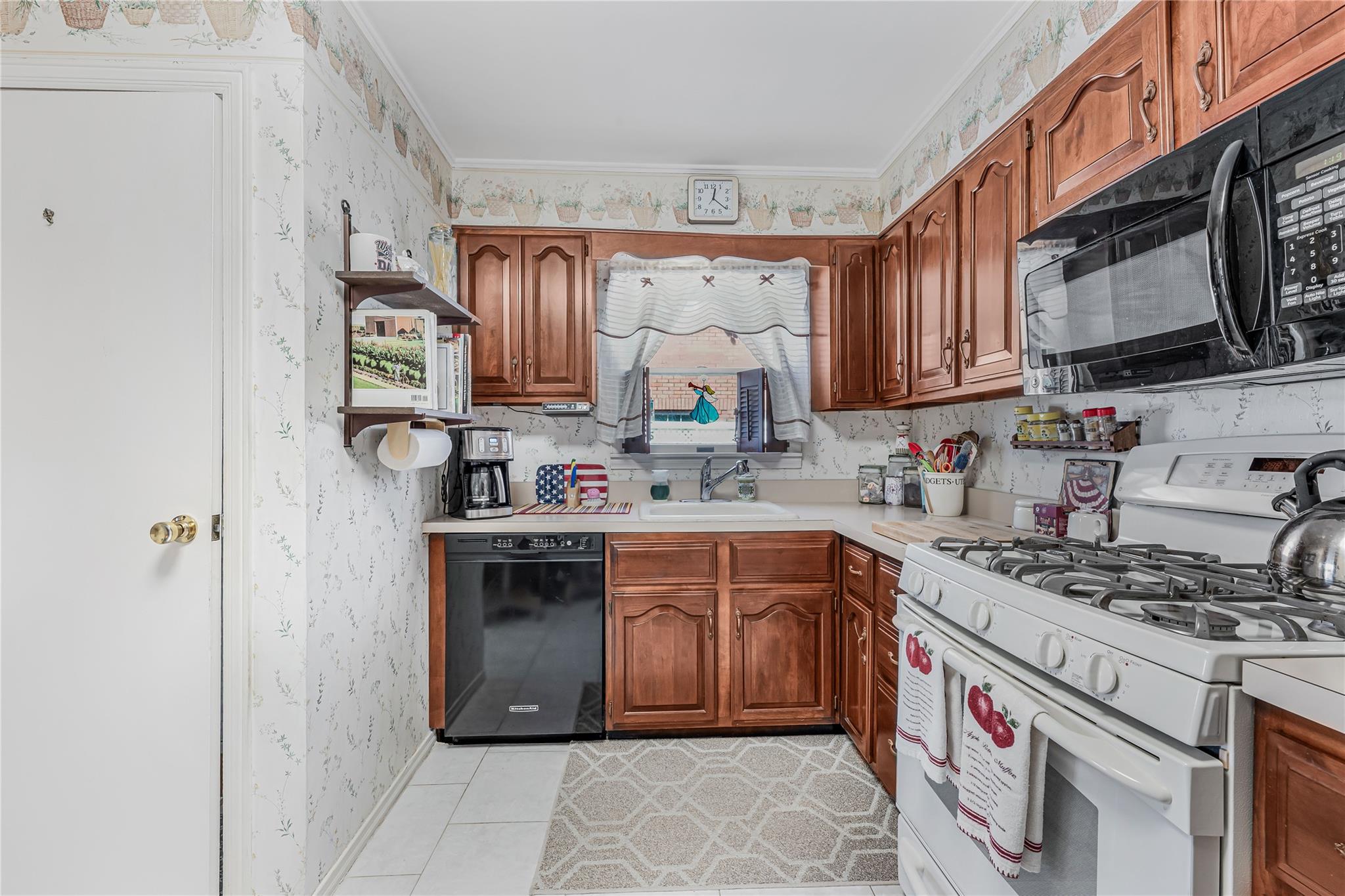 41-43 249th Street, Little Neck, New York image 8