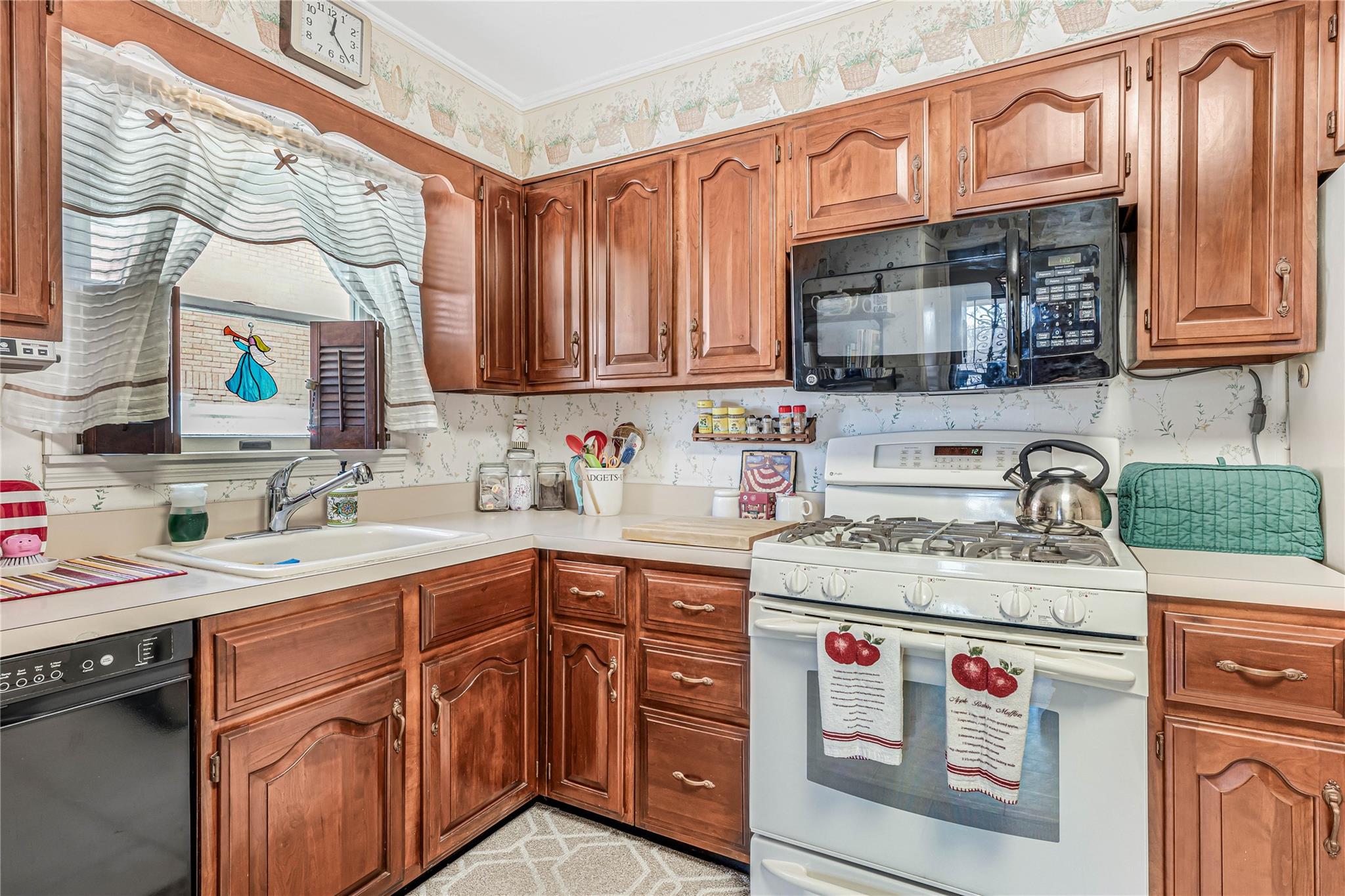 41-43 249th Street, Little Neck, New York image 7