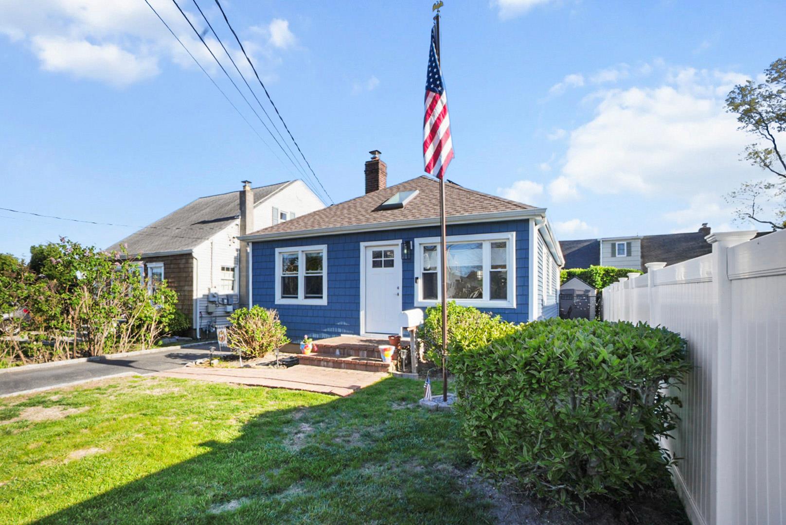 30 S Bay Road, Amityville, New York image 3