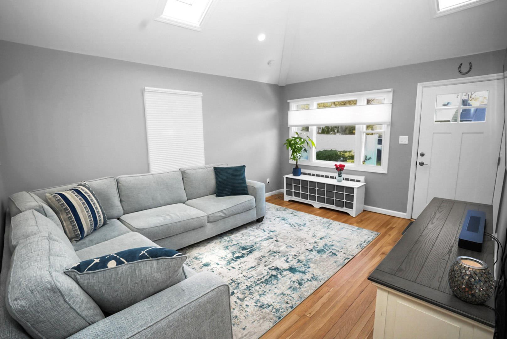 30 S Bay Road, Amityville, New York image 8