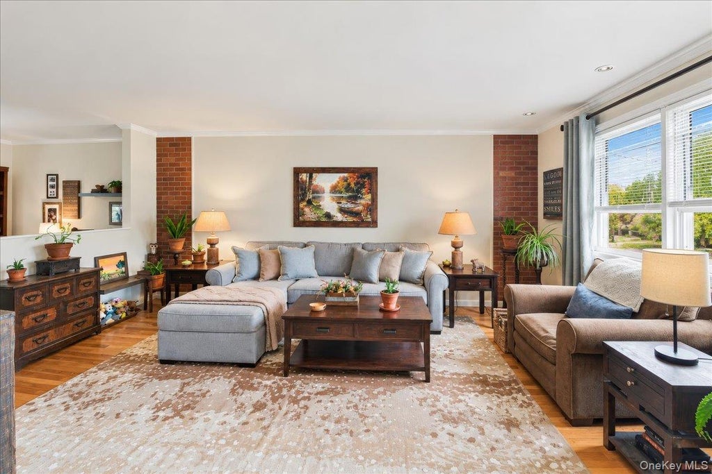 Photo of 2653 Harding Avenue, Bronx, NY 10465 (MLS # 1058858)