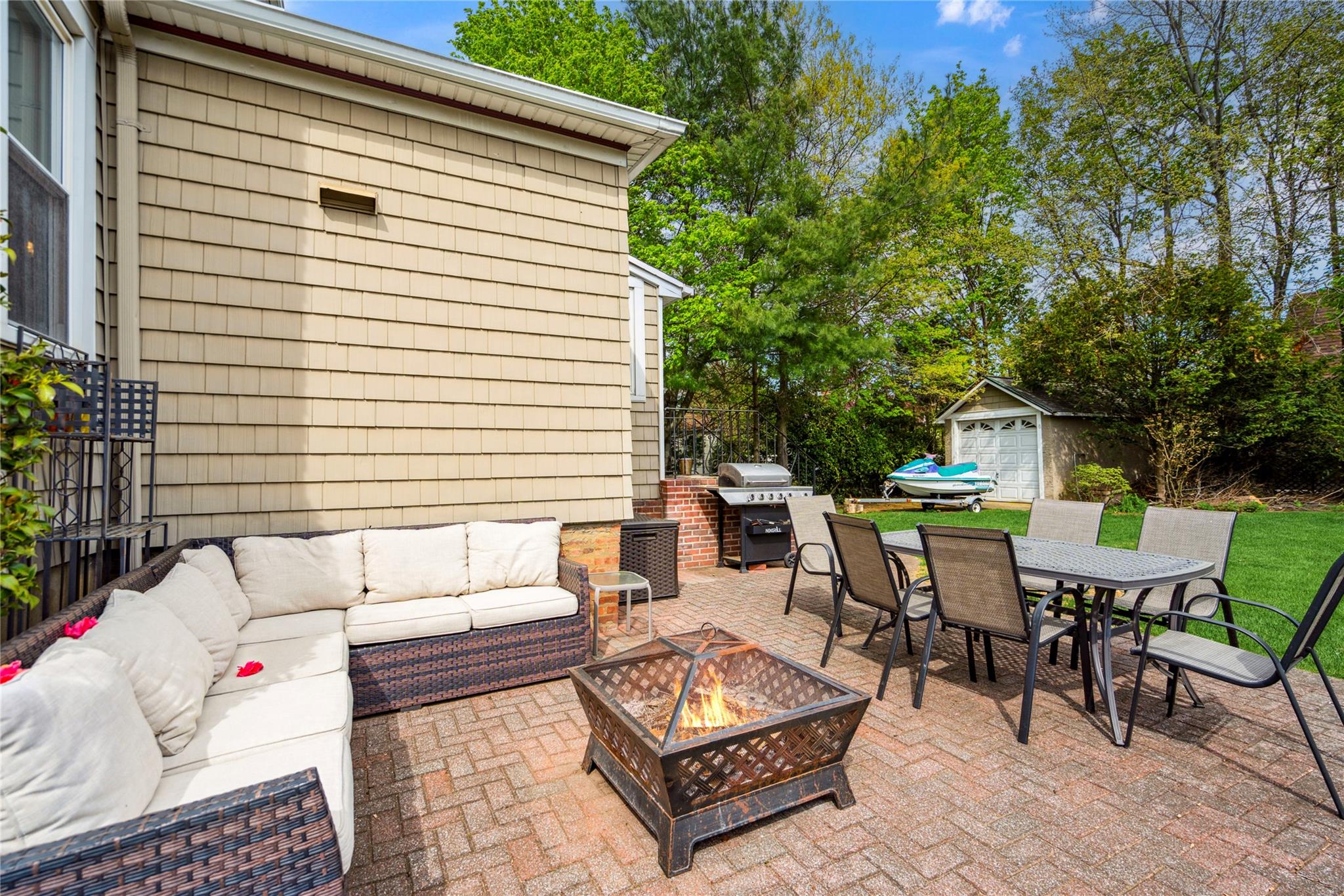 41 Gates Avenue, Malverne, New York image 36