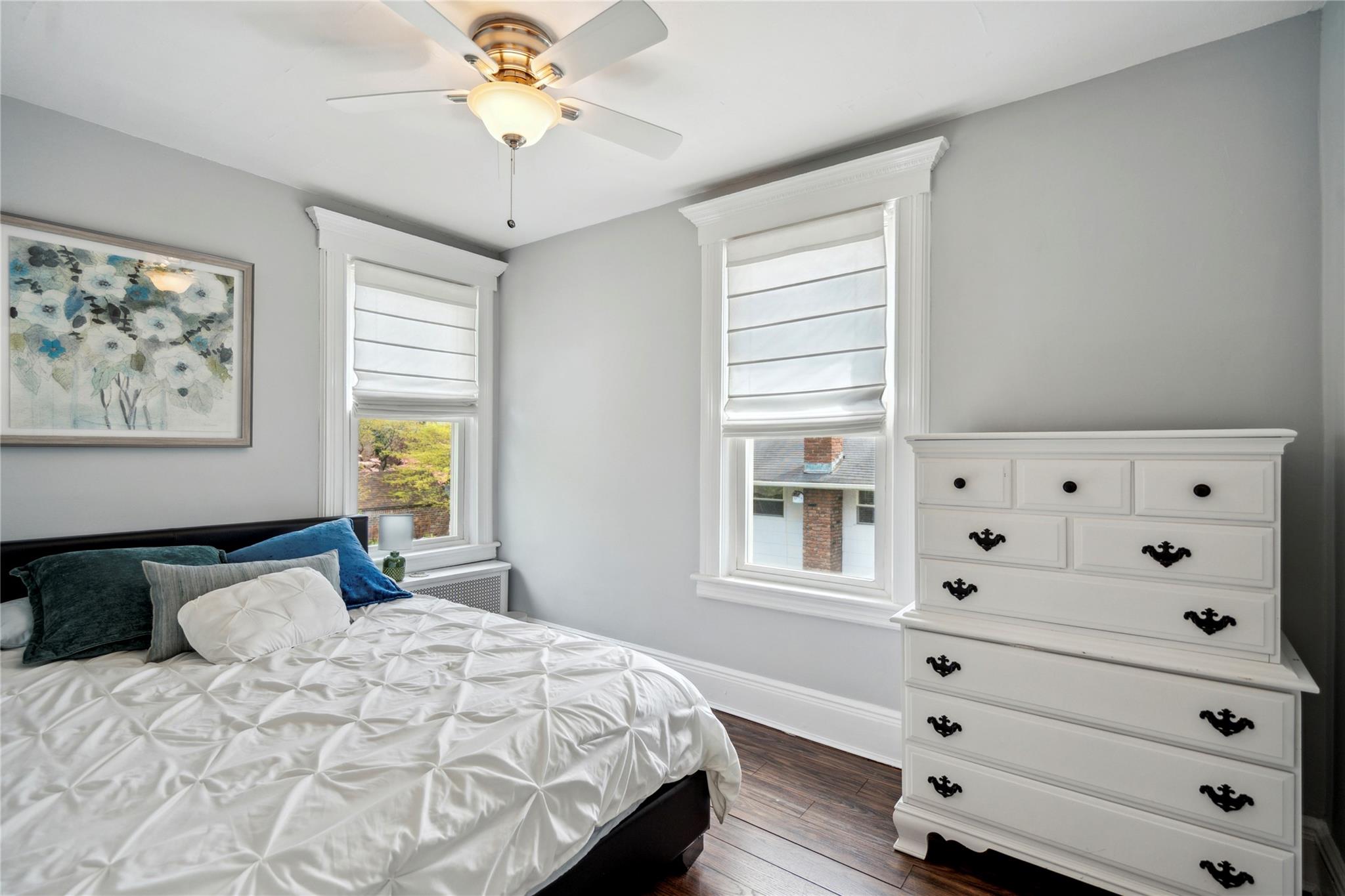 41 Gates Avenue, Malverne, New York image 20