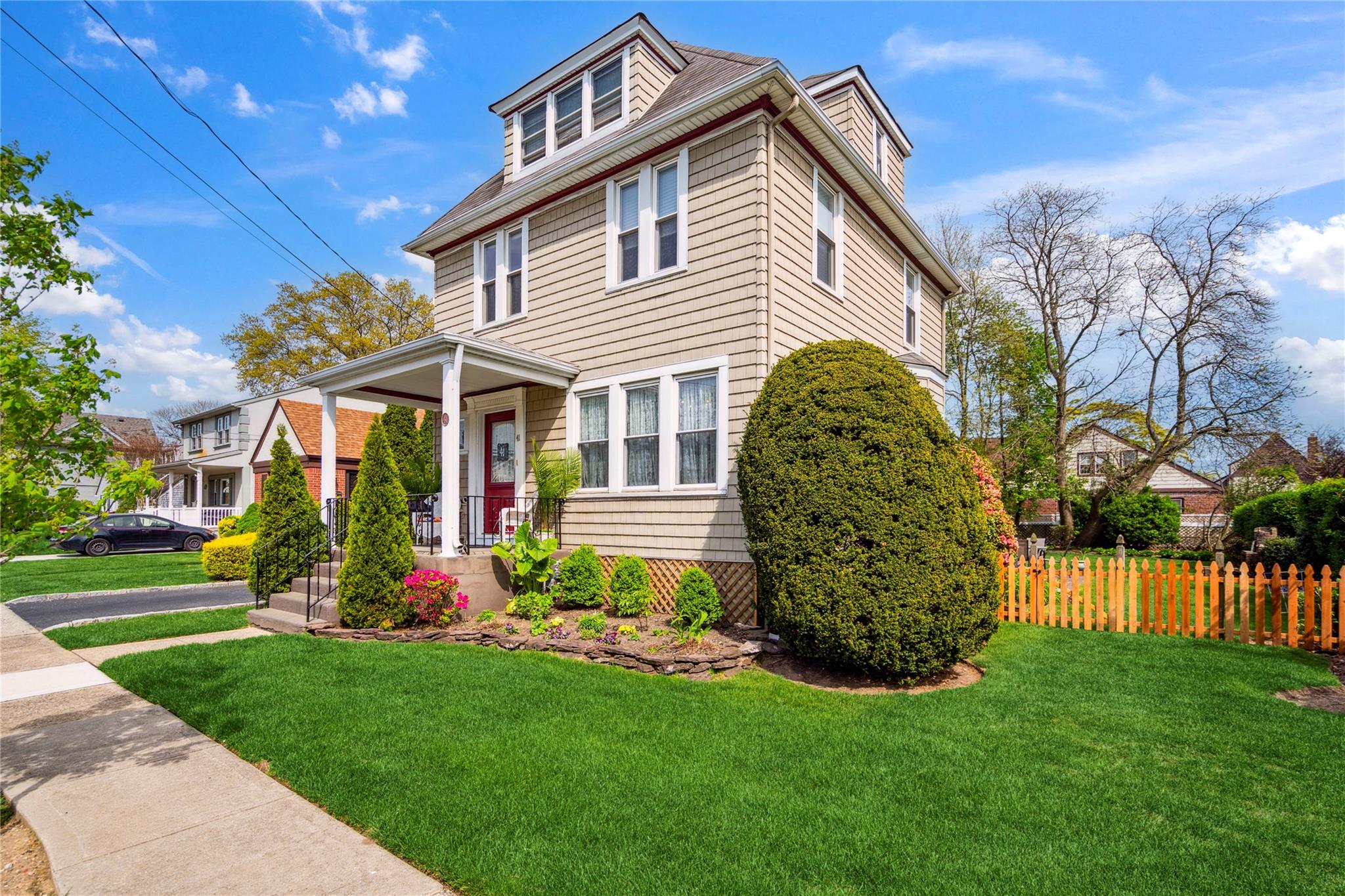 41 Gates Avenue, Malverne, New York image 40