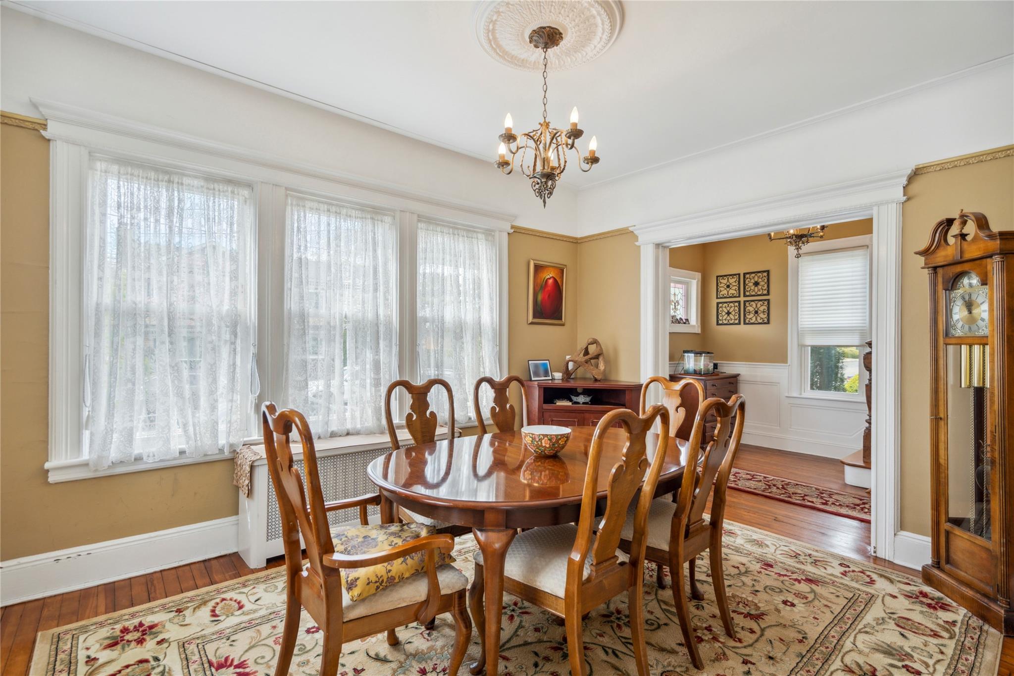 41 Gates Avenue, Malverne, New York image 7