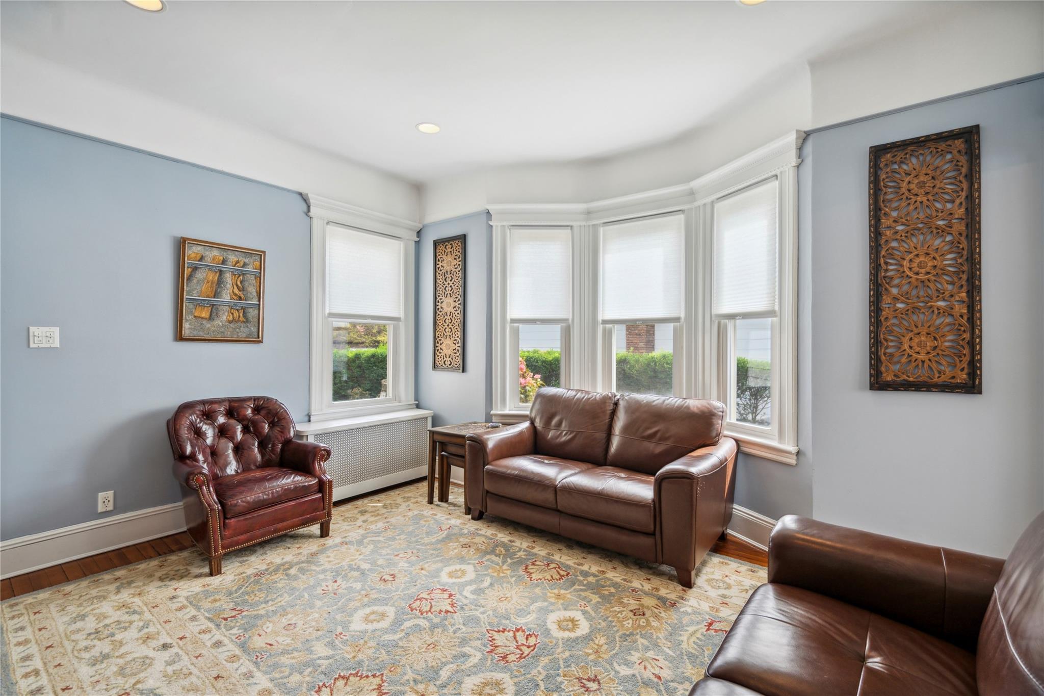 41 Gates Avenue, Malverne, New York image 9