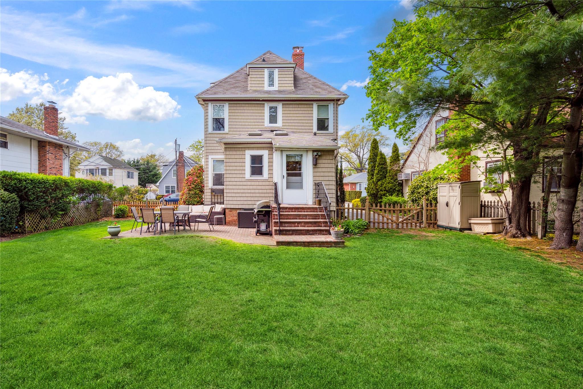 41 Gates Avenue, Malverne, New York image 28