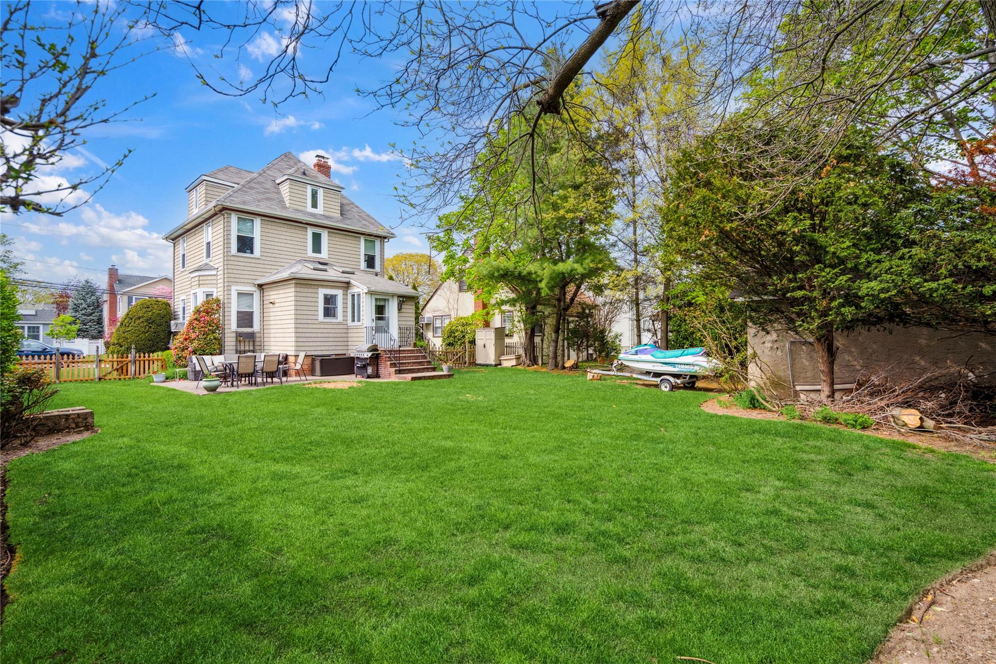 41 Gates Avenue, Malverne, New York image 29