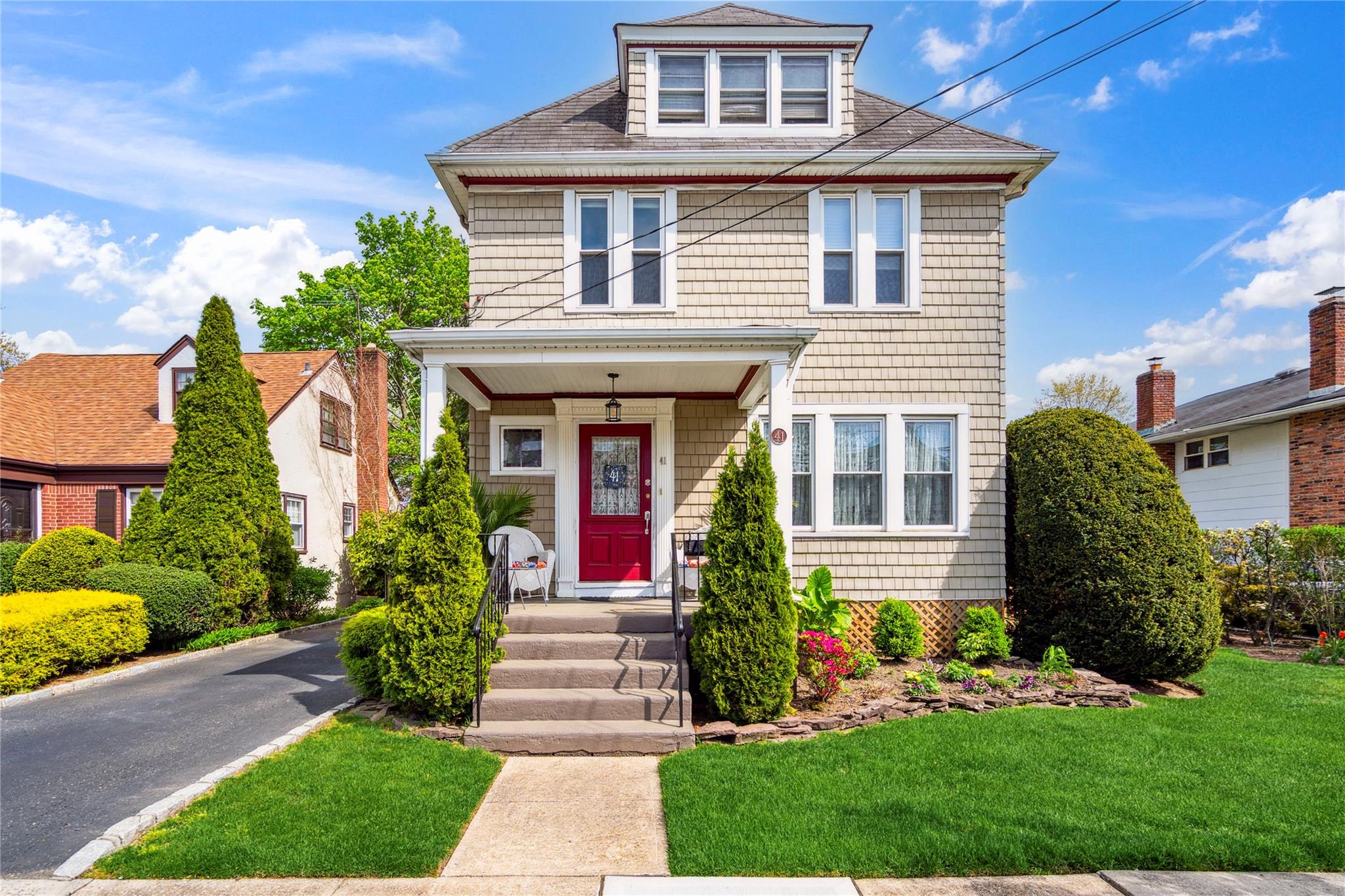 41 Gates Avenue, Malverne, New York image 1