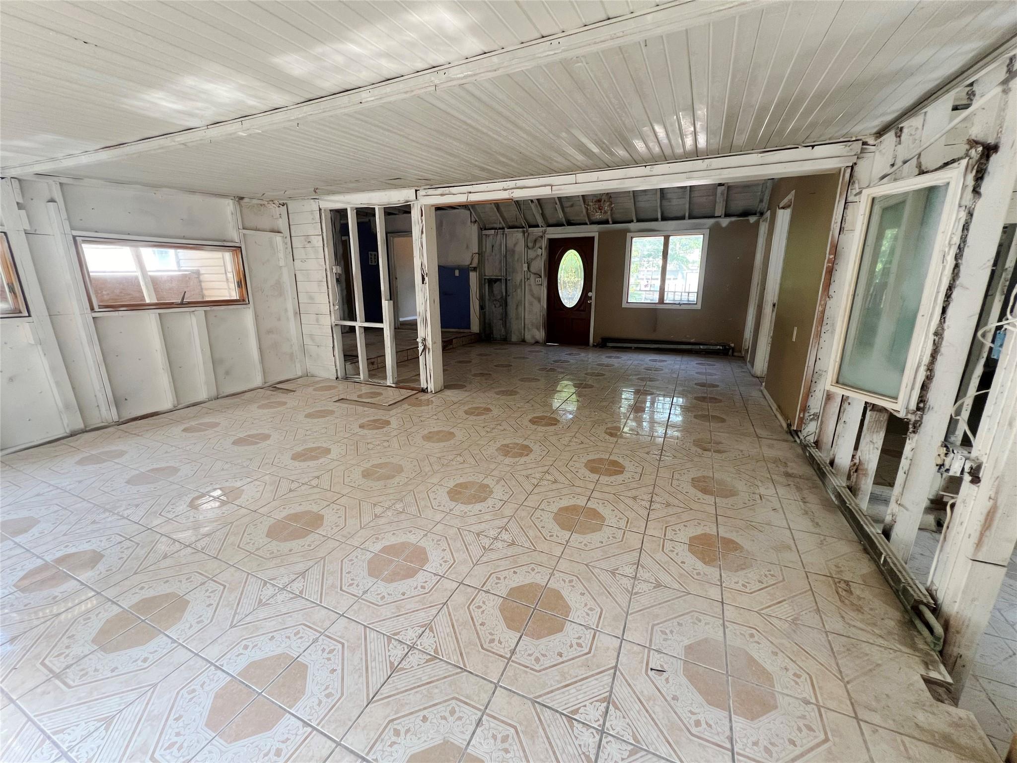 8 Ludlam Street, Huntington Station, New York image 7
