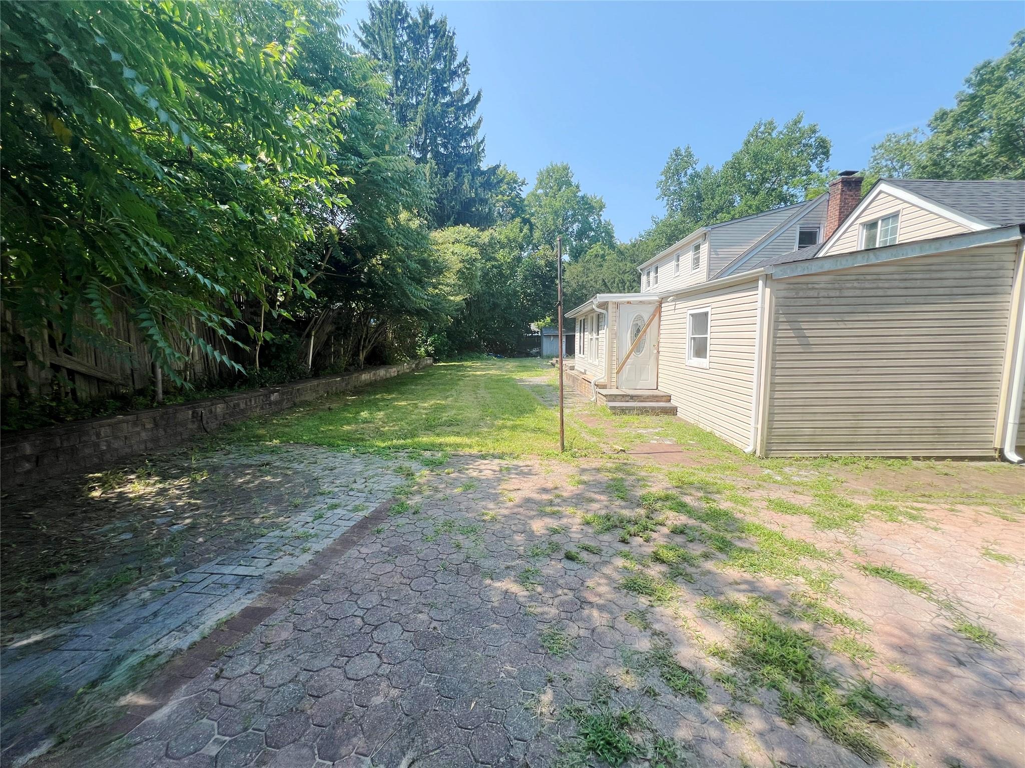 8 Ludlam Street, Huntington Station, New York image 4