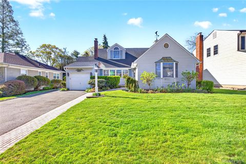 46 Mulberry Avenue, Garden City, NY 11530 - MLS#: 989540