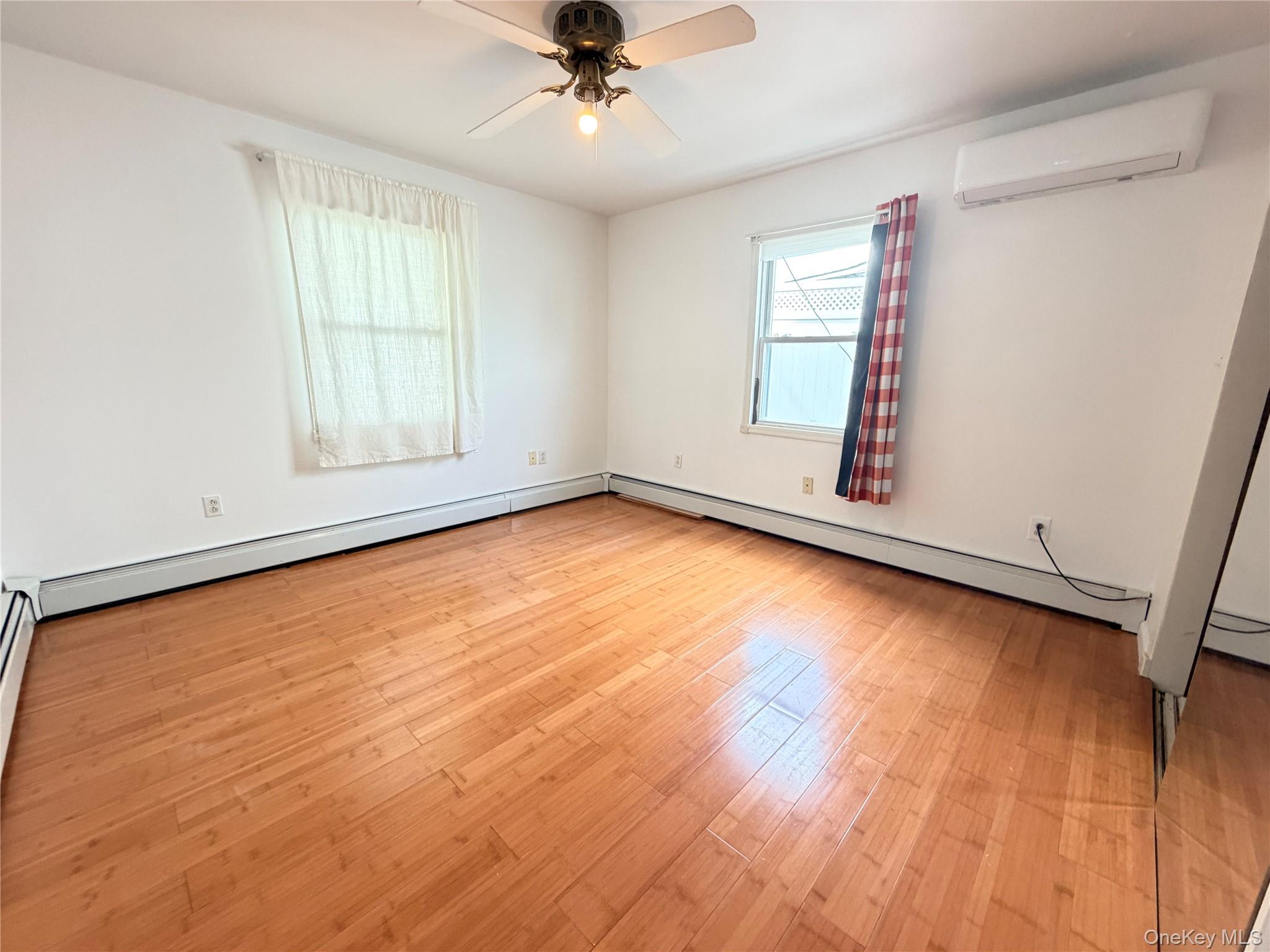 4 Carriage Ln