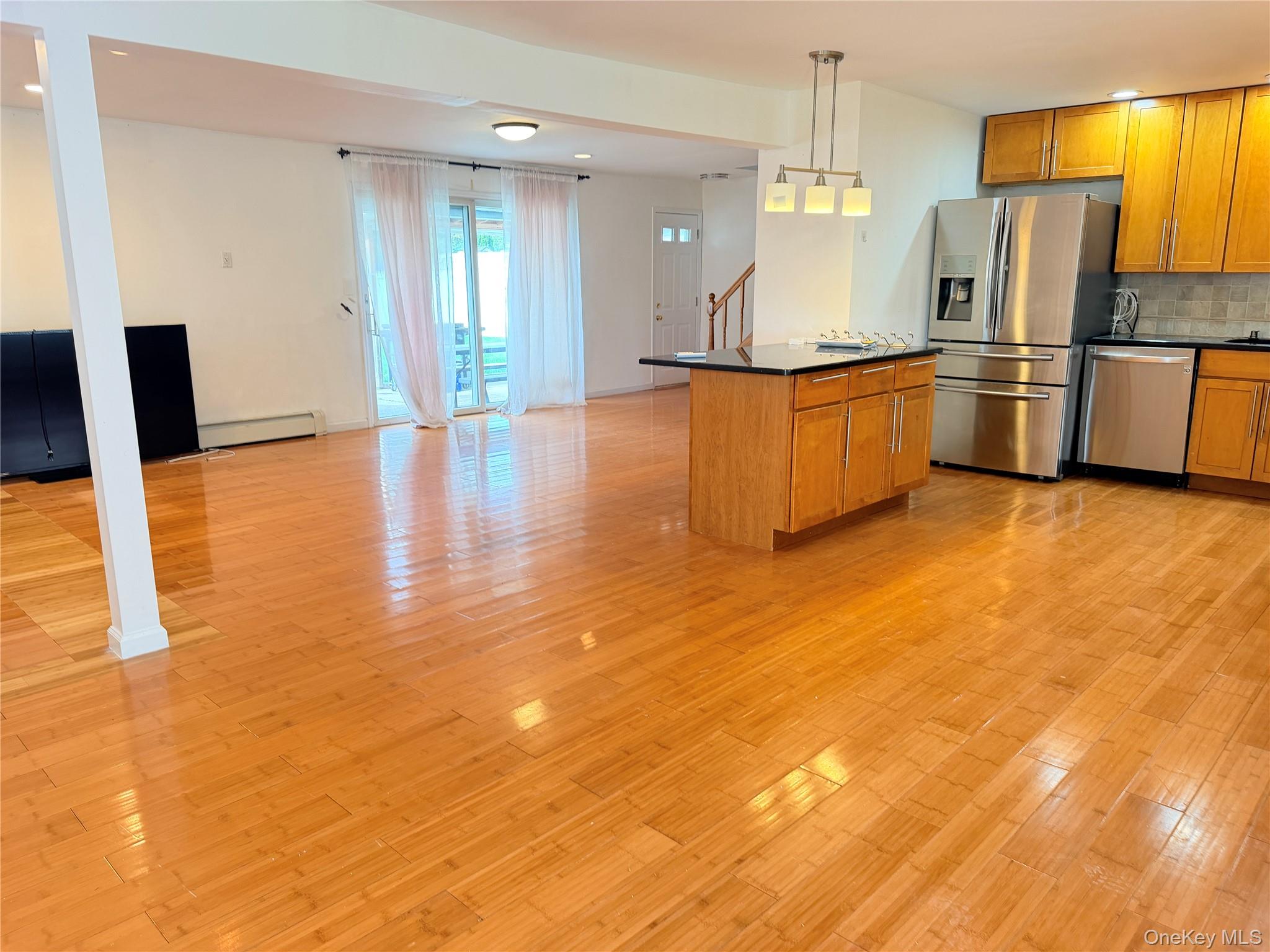 4 Carriage Ln