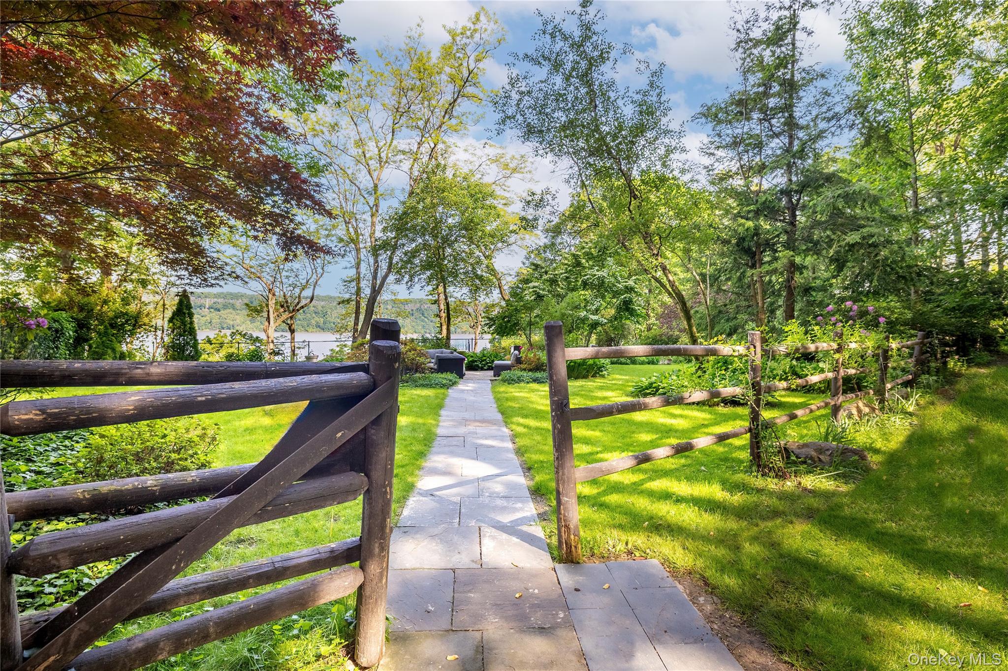 2727 Palisade Avenue 5A