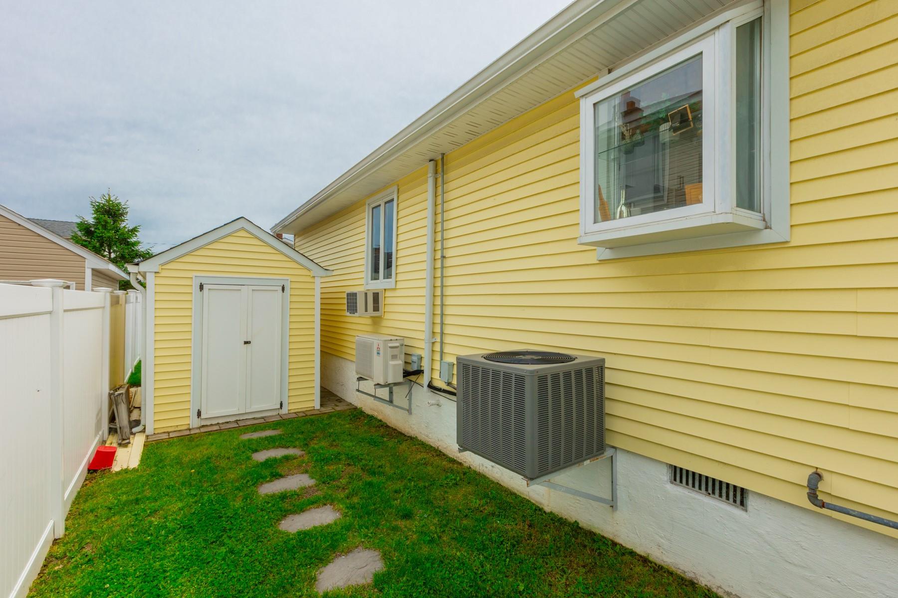 29 Mckinley Avenue, Lindenhurst, New York image 22