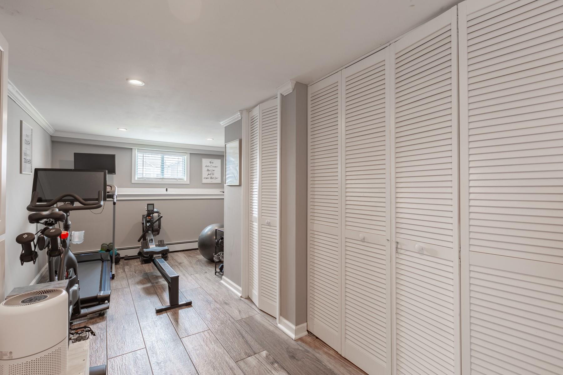 29 Mckinley Avenue, Lindenhurst, New York image 18