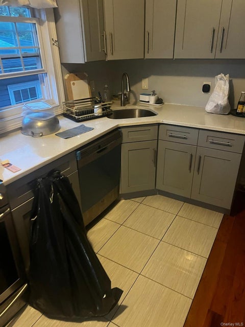 Apartment For Rent - 136 Stephens Ave Ave<br/> Bronx County, Bronx, NY 10473