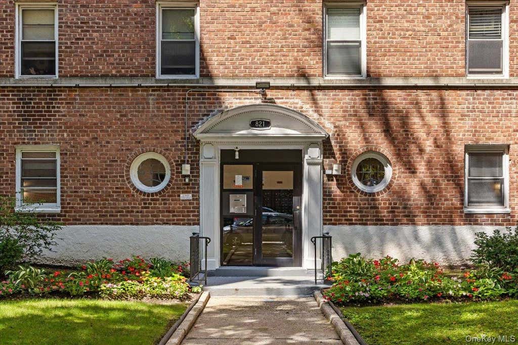 Photo of 821 Bronx River Road #4D, Yonkers, NY 10708 (MLS # 1041232)