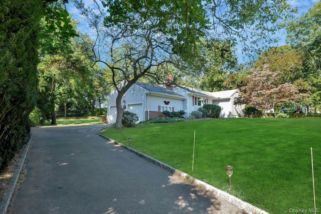 Photo of 770 Meadow Lane, Mattituck, NY 11952 (MLS # 915547)