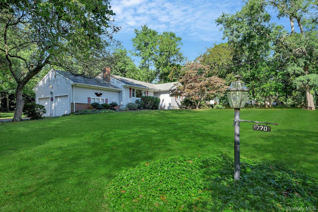Photo of 770 Meadow Lane, Mattituck, NY 11952 (MLS # 915547)