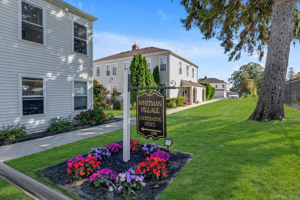 200 LOWNDES AVE APT D, HUNTINGTON STATION, NY 11746 - Image b0f1f700817796b74c3b42192f2b3996/3431762425