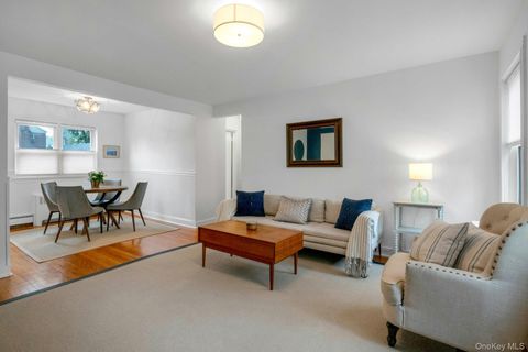 Photo of 5 Church Street #1P, Pleasantville, NY 10570 (MLS # 909781)