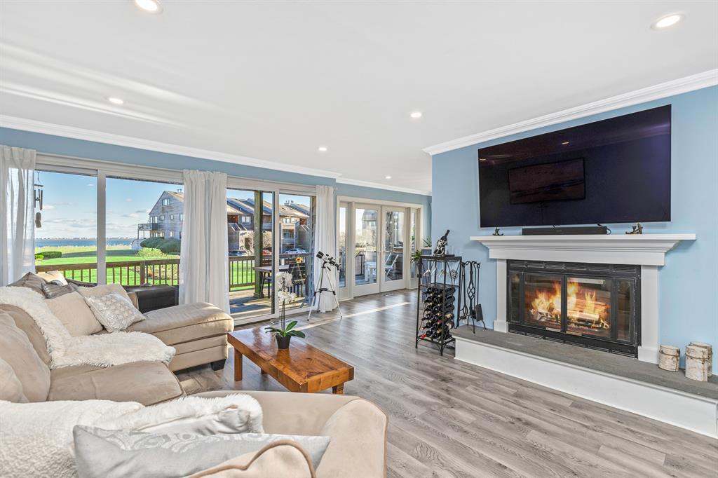 Watchogue Avenue, East Moriches, Hamptons, NY - 2 Bedrooms  
2 Bathrooms - 