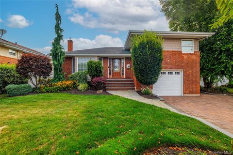 2863 Harbor Road Merrick NY 11566
