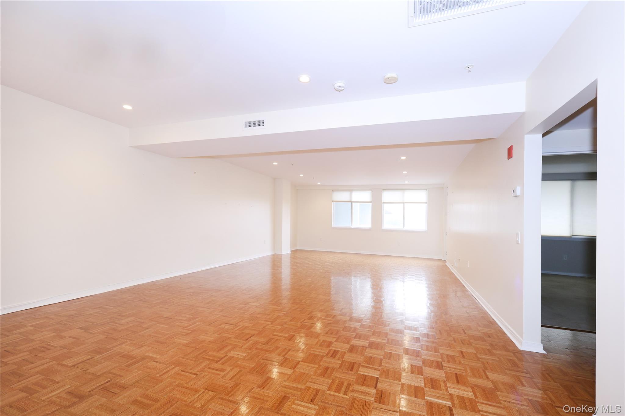 100 Harbor View Drive 423