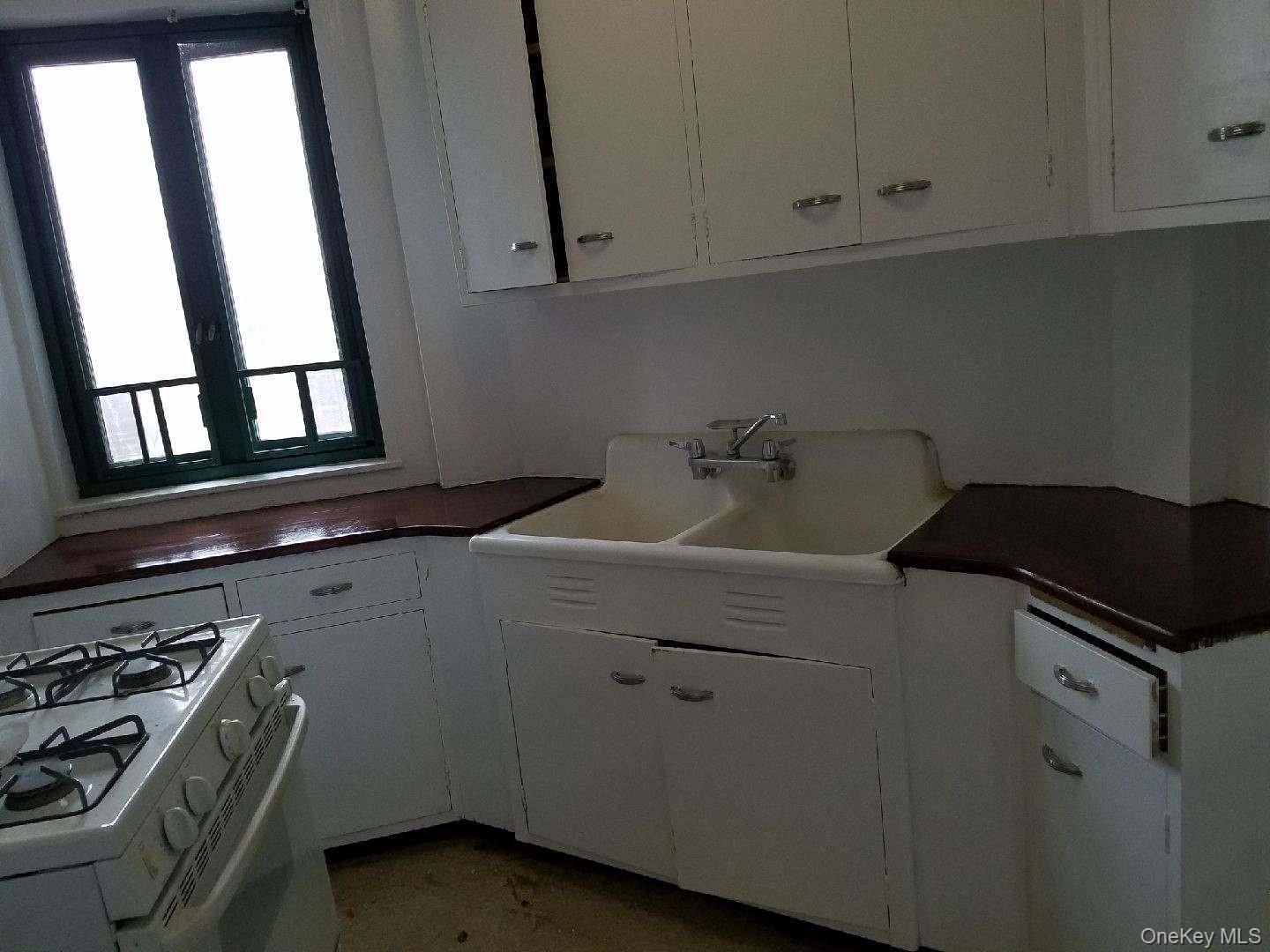 1594 Unionport Road 9D