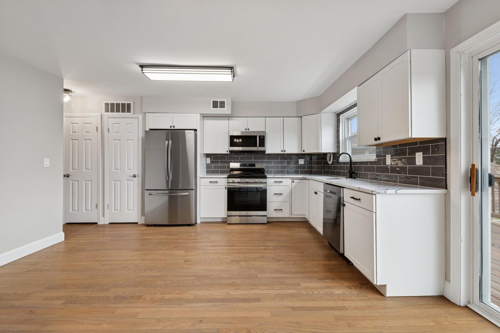 2665 Harding Ave Ave, Bronx, New York image 10