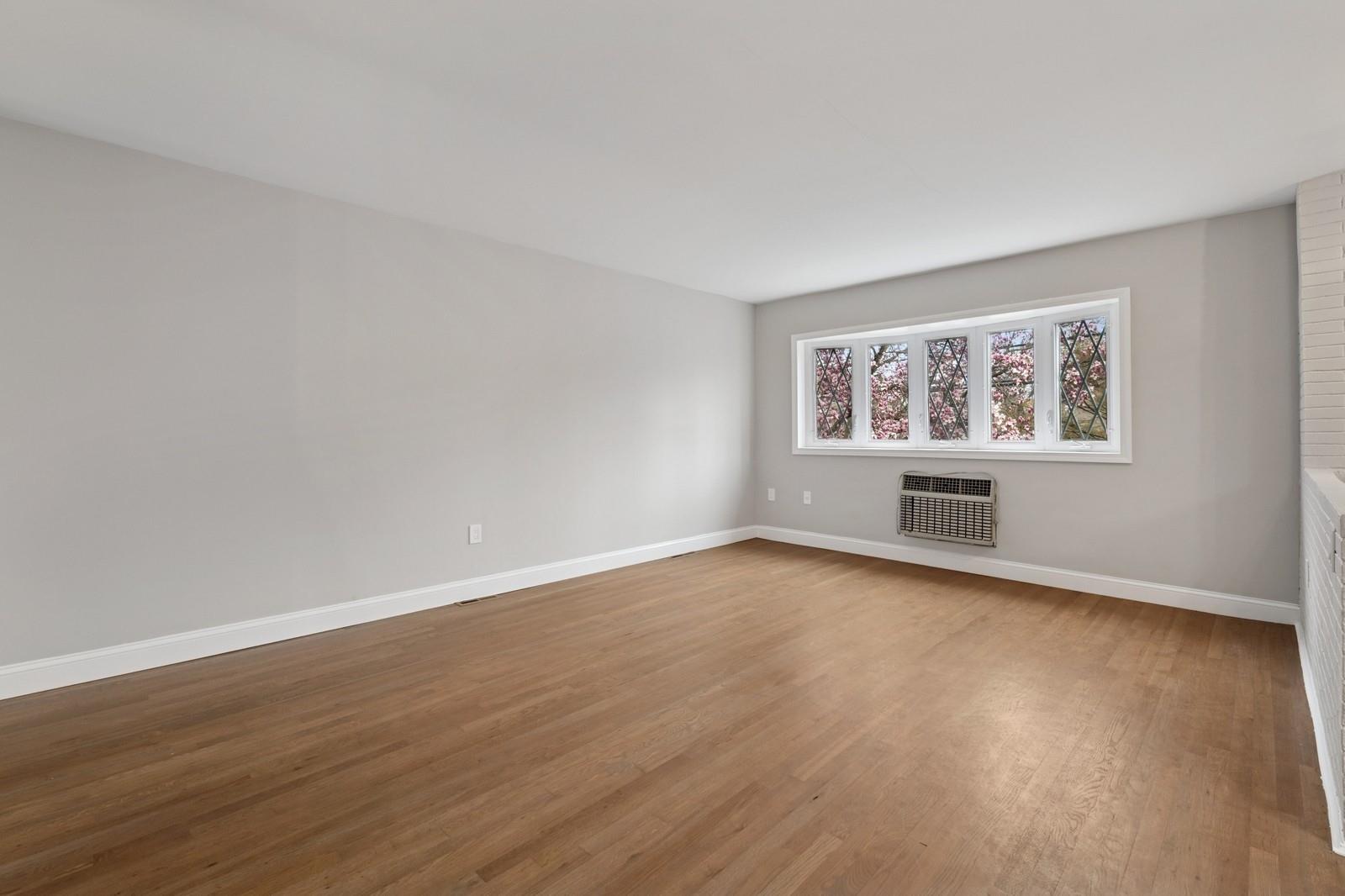 2665 Harding Ave Ave, Bronx, New York image 4