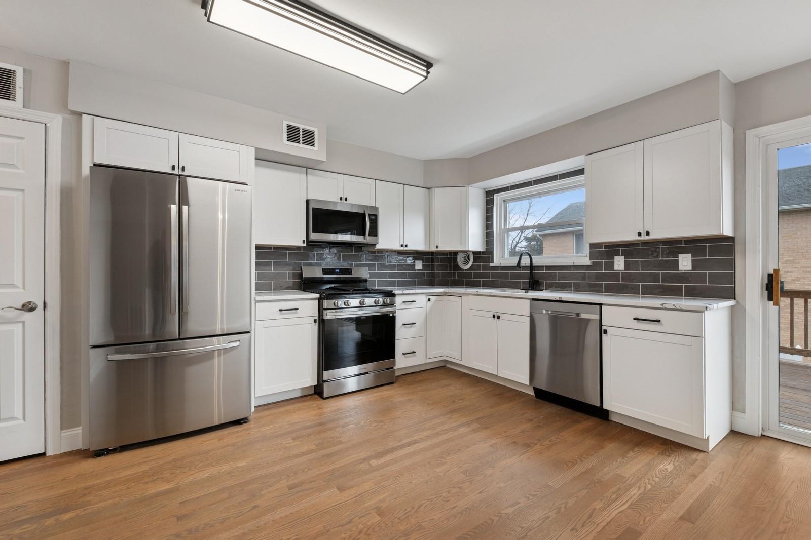 2665 Harding Ave Ave, Bronx, New York image 13