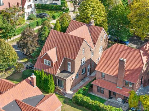 Photo of 83 Dartmouth Street, Forest Hills, NY 11375 (MLS # 980926)