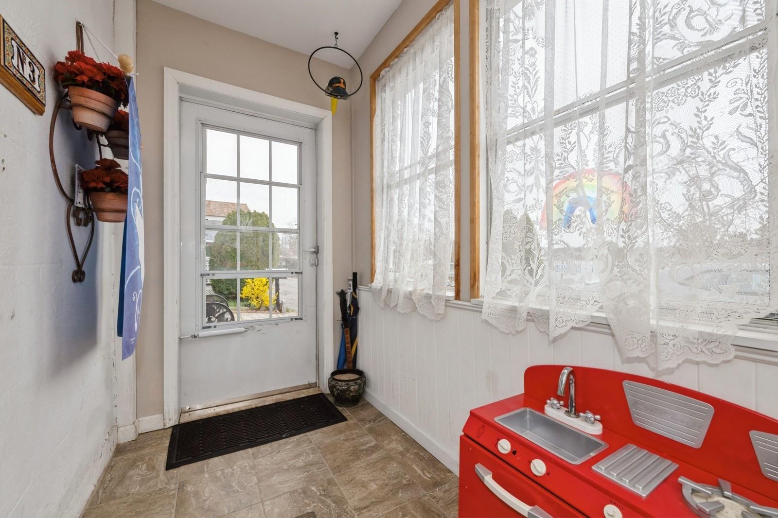 3 Terrace Place, Glen Cove, New York image 3