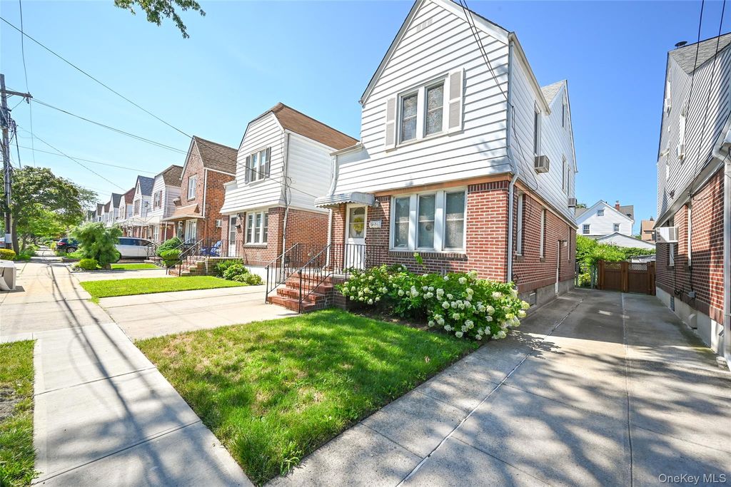 Photo of 171-37 Courtney Avenue, Flushing, NY 11358 (MLS # 1029804)