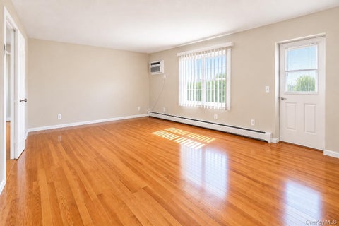 Multifamily For Rent - 185 Bennett Avenue #UNIT 2<br/> Westchester County, Yonkers, NY 10701