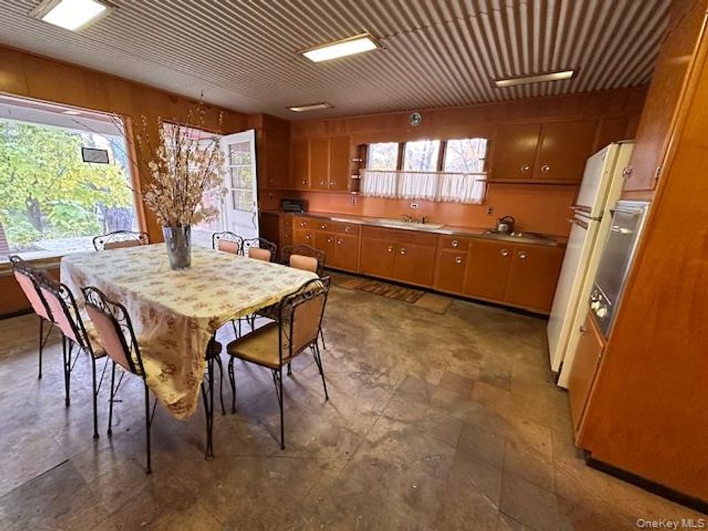 Photo of 340 Vineyard Avenue, Highland, NY 12528 (MLS # 928505)