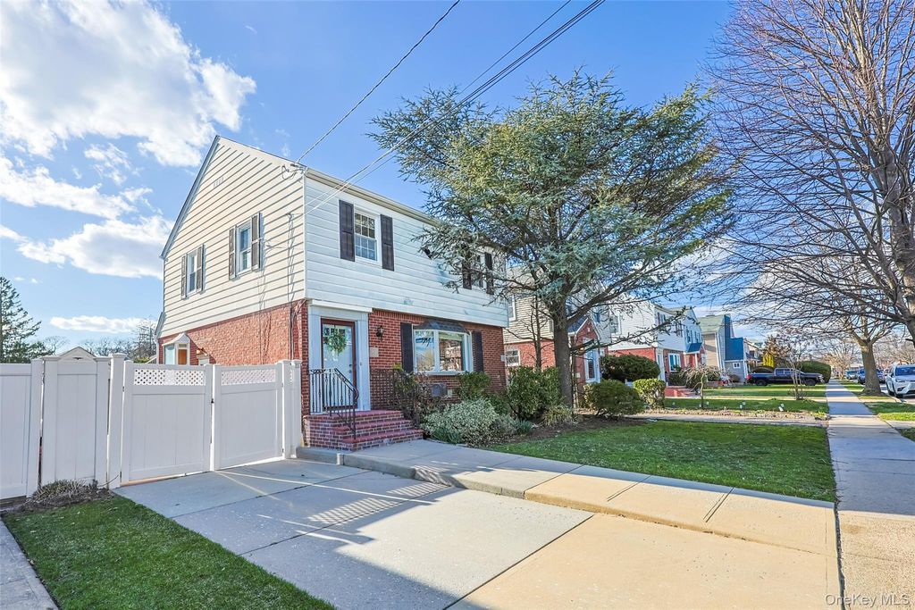 Photo of 72 Spruce Street, West Hempstead, NY 11552 (MLS # 979558)