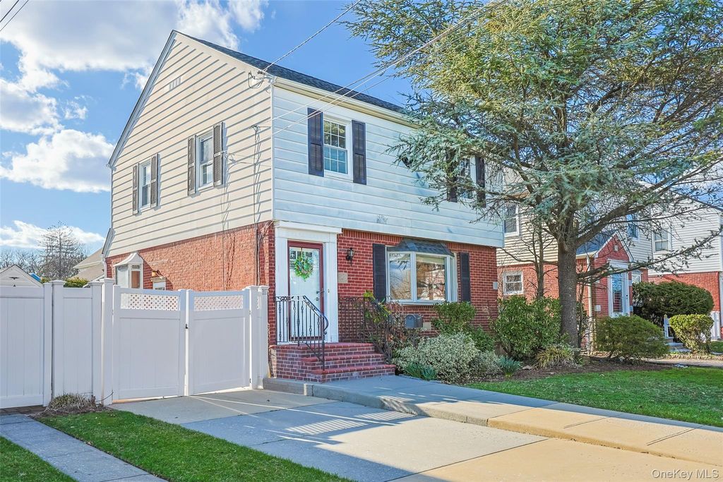 Photo of 72 Spruce Street, West Hempstead, NY 11552 (MLS # 979558)