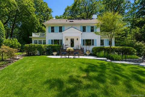Homes For Sale - 2 Kaiser Hill Road<br/> Suffolk County, Huntington Bay, NY 11743