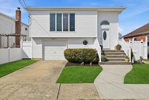 3671 Bayview Street Seaford NY 11783