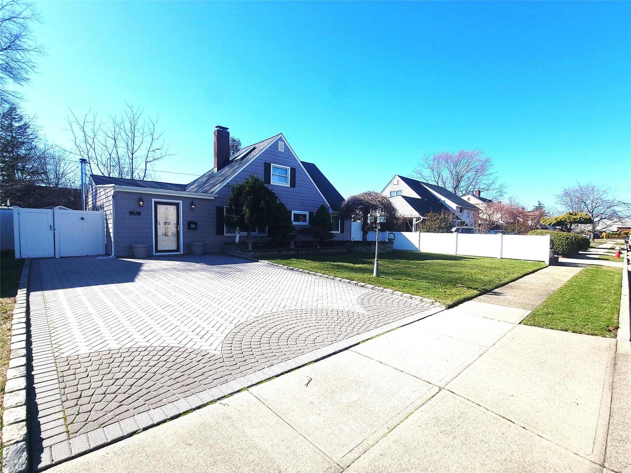 18 Apollo Lane, Hicksville, New York image 1