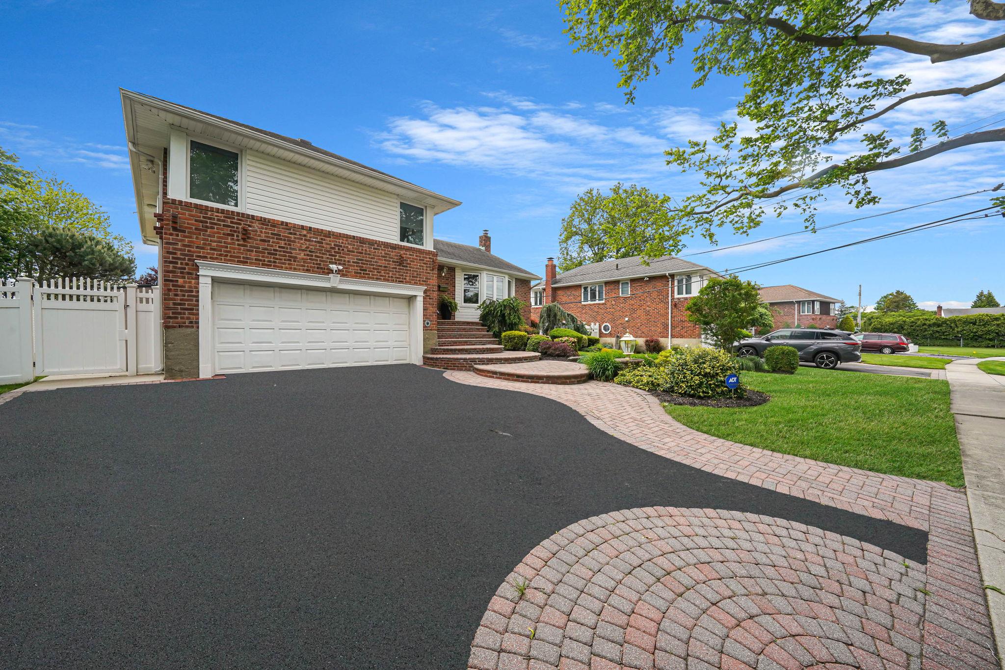 282 N Nassau Ave, Massapequa, New York image 28