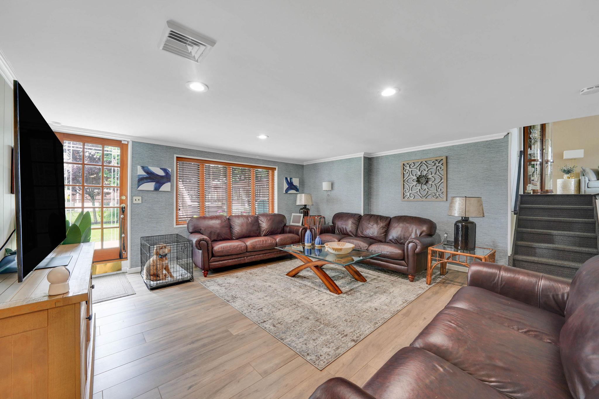 282 N Nassau Ave, Massapequa, New York image 4