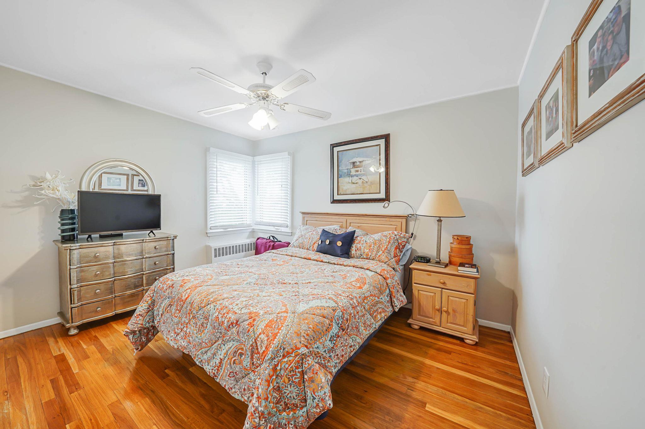 282 N Nassau Ave, Massapequa, New York image 17