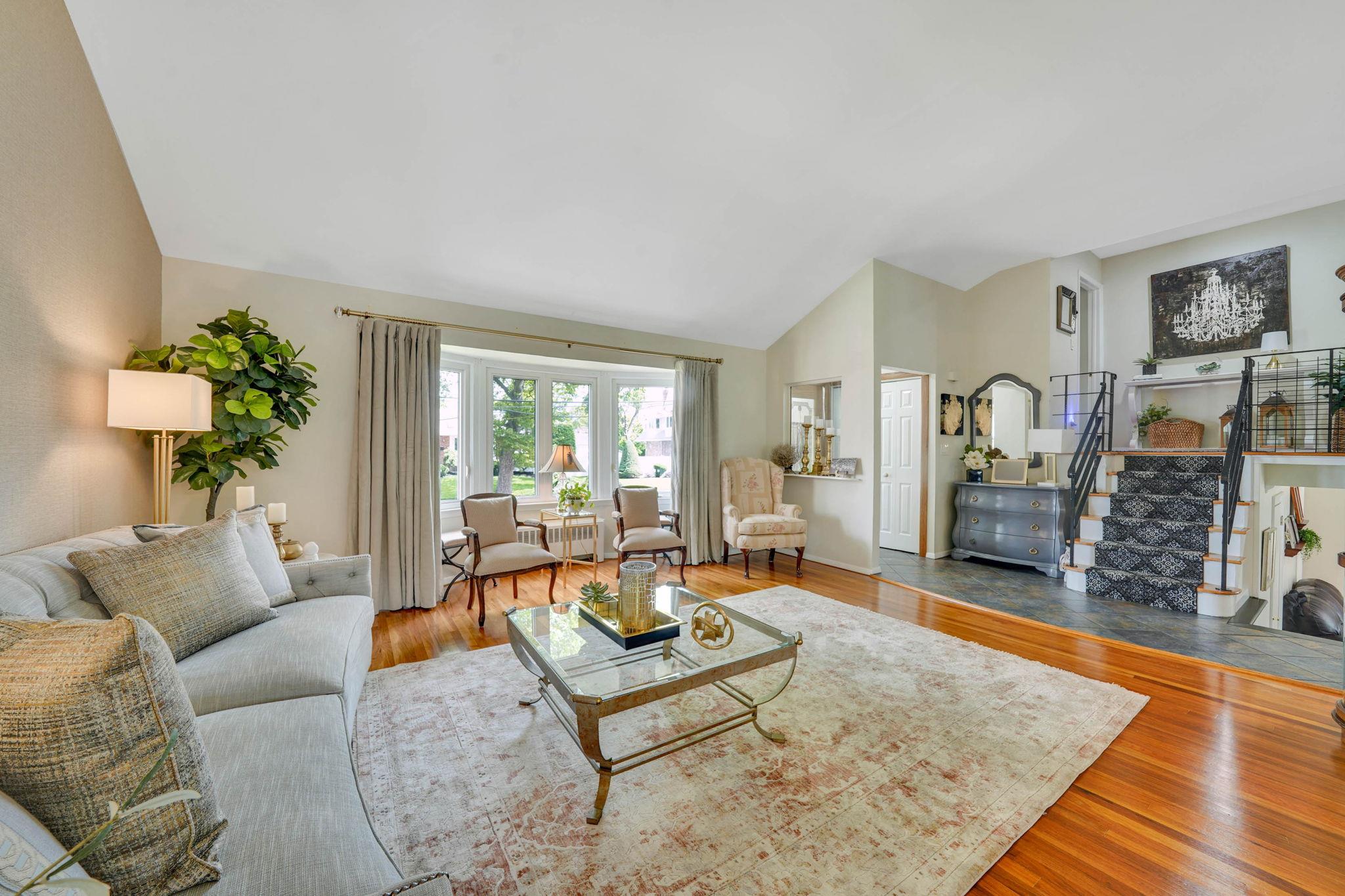 282 N Nassau Ave, Massapequa, New York image 3
